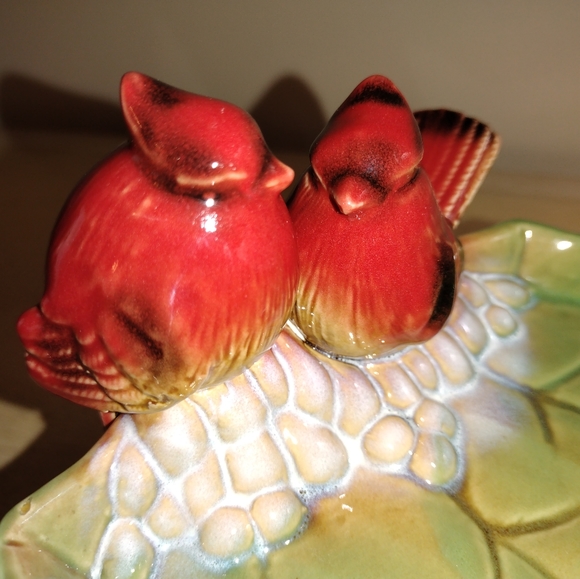 Vintage Art Pottery Green Maple Leaf w/Perched Cardinal Pair - Picture 2 of 13